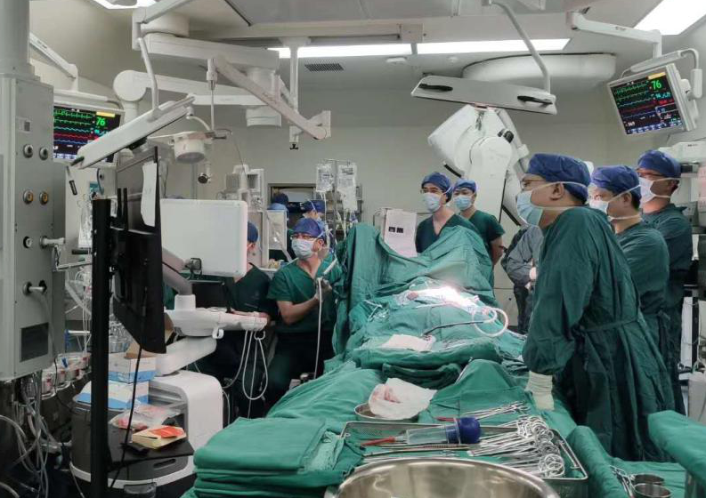 Huazhong University of Science and Technology Tongji Medical College Affiliated Union Medical College successfully completed the first ValveClamp transcatheter mitral valve repair surgery in Central China during the post pandemic era